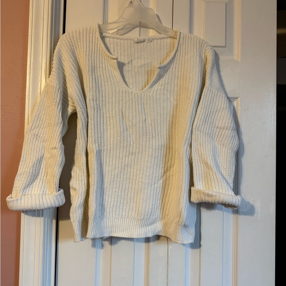 GAP white V-Neck Sweater